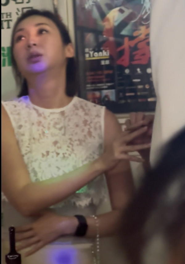 莊鍶敏被指餐廳內疑與友人輪流食一支煙 影片瘋傳後公審拍片者遭圍剿