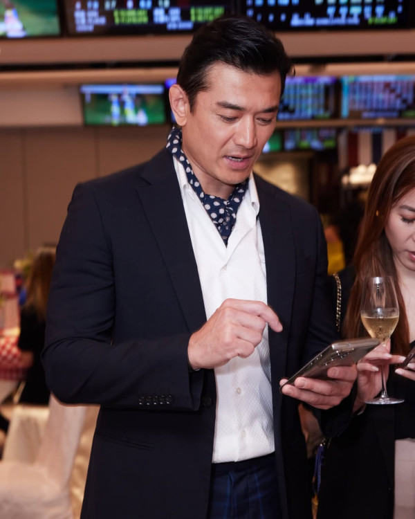 前香港先生北上搵食慘過留TVB ！自揭苦況被彈鐘消失：第一個鐘就斬你！