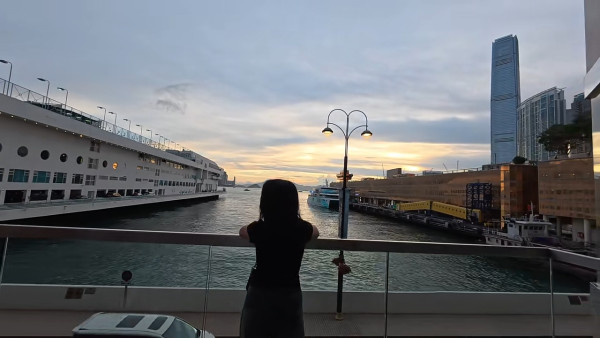 雲南夫婦初遊香港感受文化衝擊 1行為獲香港網民激讚：歡迎再來 