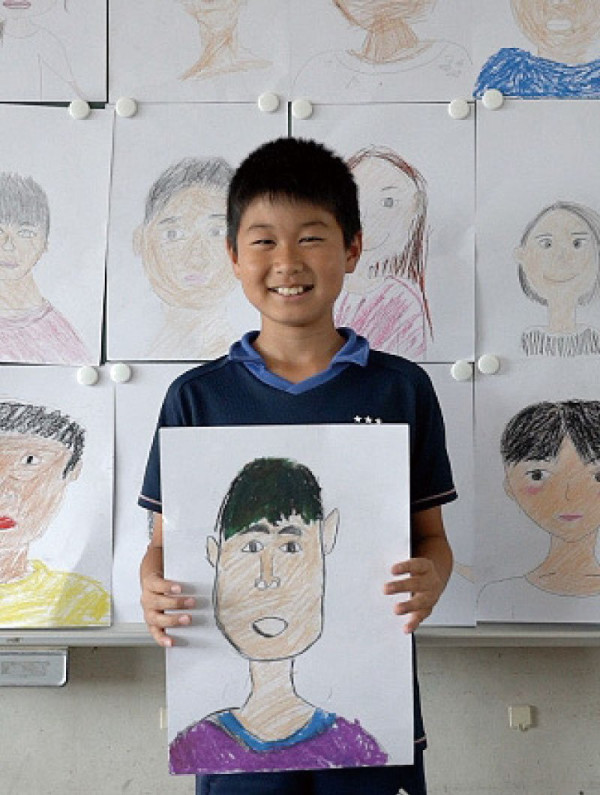 一盒蠟筆32種膚色教會小孩世界大同!日本資生堂用色彩打破種族偏見