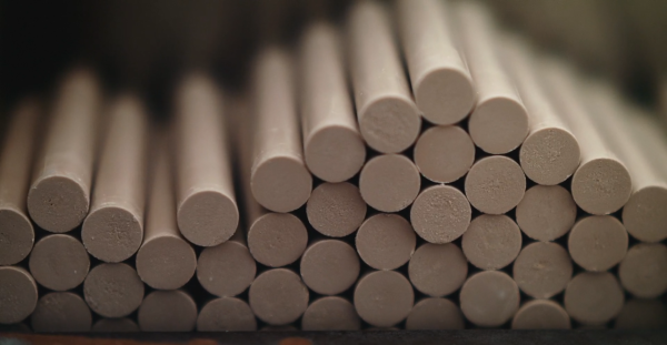 一盒蠟筆32種膚色教會小孩世界大同!日本資生堂用色彩打破種族偏見