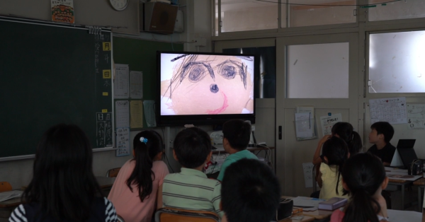 一盒蠟筆32種膚色教會小孩世界大同!日本資生堂用色彩打破種族偏見