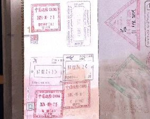 加拿大華裔校巴司機水手服開工 掛「蘿莉塔線」牌 遭家長質疑戀童被炒