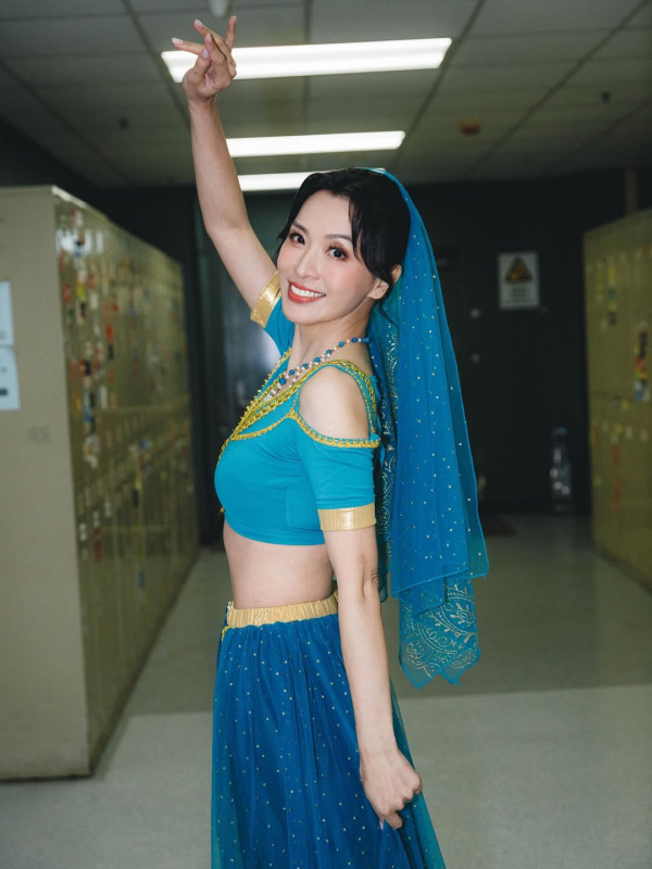 51歲性感美魔女與老公相識7周年晒恩愛 曾歷夫妻房事不協調後離婚收場