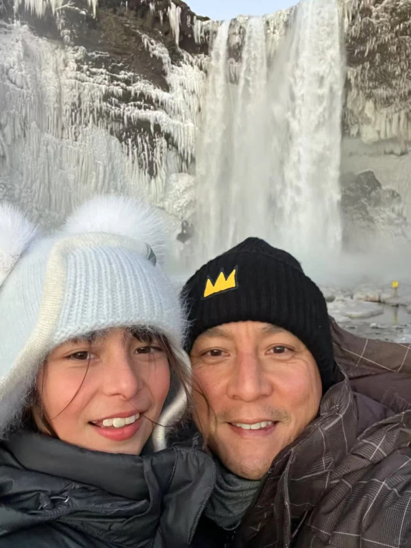 吳彥祖父親節晒多張12歲女兒旅遊近照!完美繼承高顏值!公開美國洛杉磯豪宅!