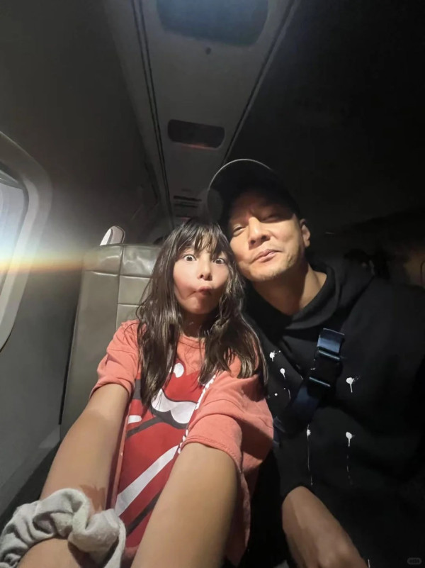 吳彥祖父親節晒多張12歲女兒旅遊近照!完美繼承高顏值!公開美國洛杉磯豪宅!