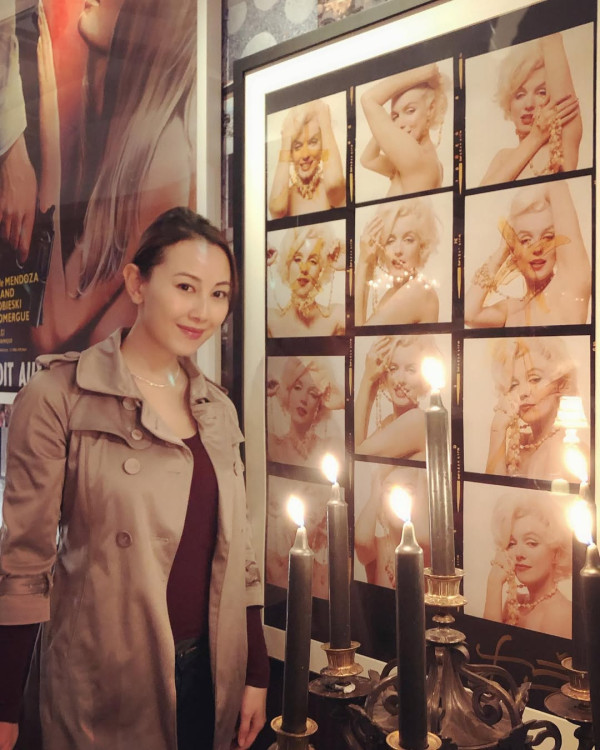 前港姐袁嘉敏身形大走樣！內地登台驚現巨腩被網民質疑懷孕：快生了都要堅持上台