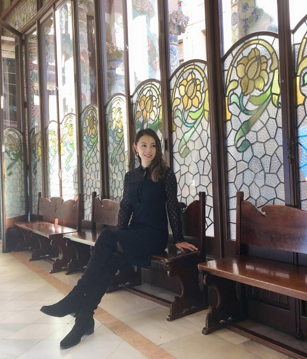 最上鏡小姐登台驚現身材崩壞大走樣 災難級魔音配巨腩象腿嚇窒網民：錢唔係咁賺