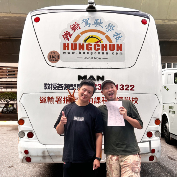 前TVB綠葉帶方紹聰過檔東方衛視？猛料背景大公開！「官二代」身份入行 曾搞電影兼轉行做殯儀