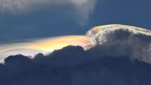 馬來西亞雲頂驚現七彩光芒猶如「液體彩虹」！夢幻現象靠兩個大條件配合才形成？ 