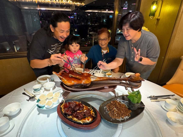 黃澤鋒太太貼黑白照公告丁父憂 懷孕6個月陳麗麗沉痛撰文：任務完成啦