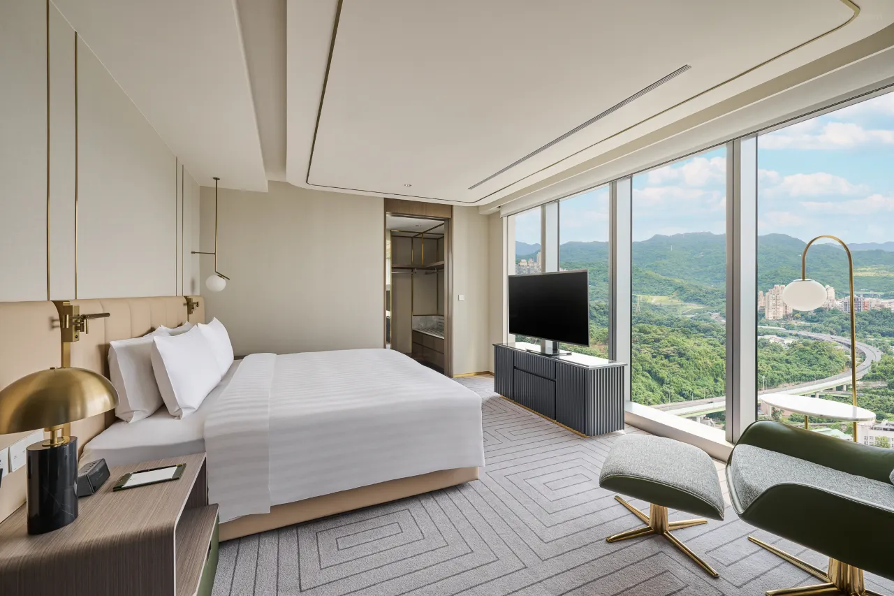 開箱5星級台北漢來大飯店 擁全台北最搶手自助餐 打卡必去游泳池/純白教堂 