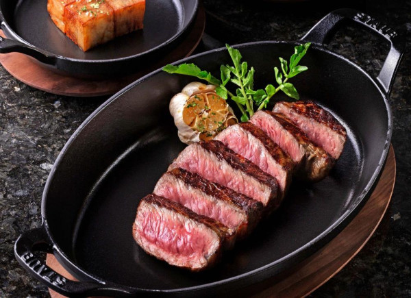 開箱5星級台北漢來大飯店 擁全台北最搶手自助餐 打卡必去游泳池/純白教堂 