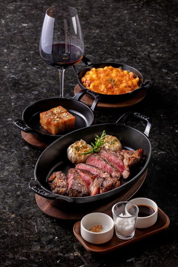 開箱5星級台北漢來大飯店 擁全台北最搶手自助餐 打卡必去游泳池/純白教堂 