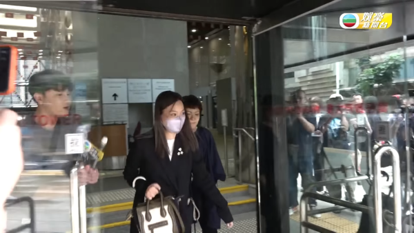 鄭中基離婚｜鄭中基罕有開腔回應$8千贍養費傳聞 預告出聲明澄清！余思敏全程封嘴拒回應