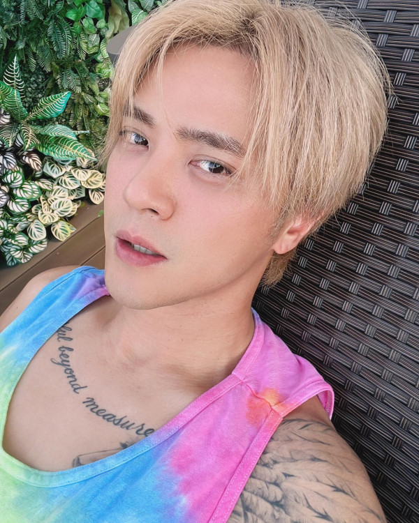 渣男面相|12大特徵拆解!桃花眼易偷食、唇薄最無情?眼尾多紋隨時係「時間管理大師」