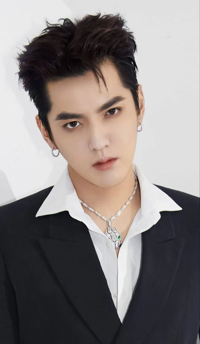 渣男面相|12大特徵拆解!桃花眼易偷食、唇薄最無情?眼尾多紋隨時係「時間管理大師」