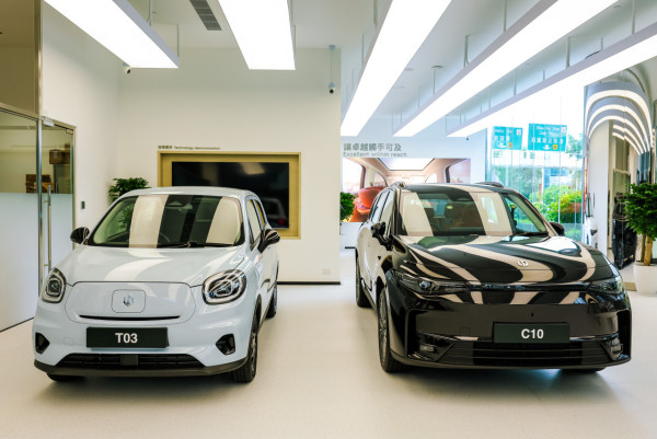 零跑汽車兩款新車登陸香港 T03 售價港幣十萬有找