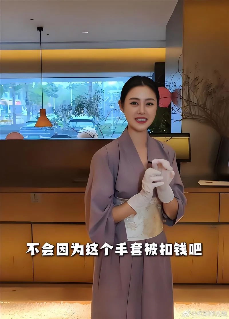 蔡淇俊擺攤大軍添新成員！前TVB「御用小三」極速搬入佛山 街頭直播帶貨賣豬肉脯？