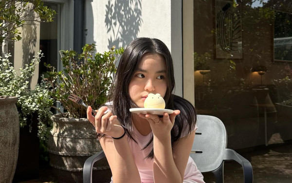 姚焯菲緊身白tee生圖曝光18歲好身材 照片瘋傳逾20萬人睇過：「真暴風成長」
