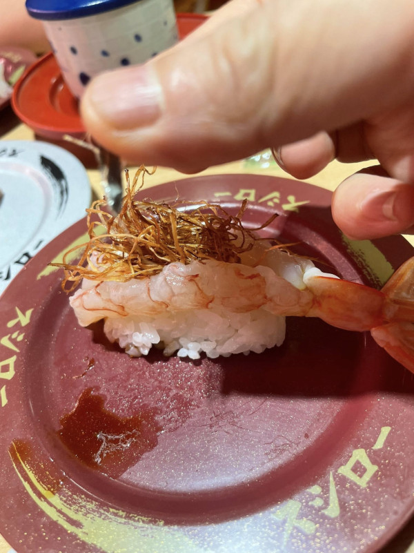 壽司郎香蔥蝦藏尖鐵片！不滿店員0道歉 網民批評：愈做愈差