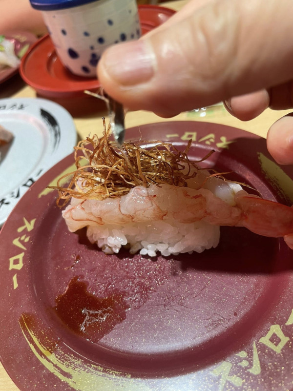 壽司郎香蔥蝦藏尖鐵片！不滿店員0道歉 網民批評：愈做愈差