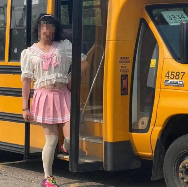 加拿大華裔校巴司機水手服開工 掛「蘿莉塔線」牌 遭家長質疑戀童被炒