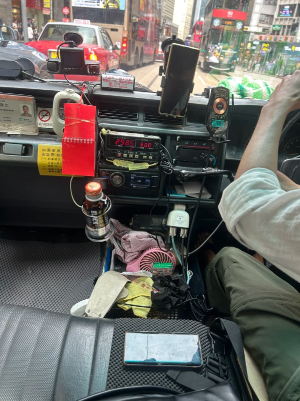 港人遇恐怖的士司機狂扭軚！超多苦主有共鳴怕炒車：揸開F1賽車？