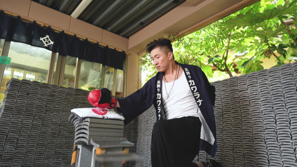 TVB視帝罕談金融風暴令歌手夢碎 曾轉行賣牛仔褲一原因欲哭無淚