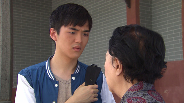 34歲力捧小生罕談「星三代」身份背後壓力 曾被鬧到飛起：每日返工都頭耷耷