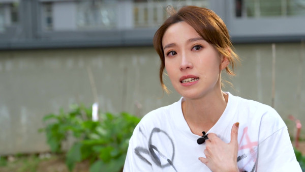 TVB一線花旦重提曾被愛犬咬傷面停工半年 含淚自責：其實我都有責任