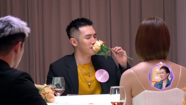 關嘉敏為細John慶生當眾送生日之吻 心動畫面曝光私下互動比節目更進擊