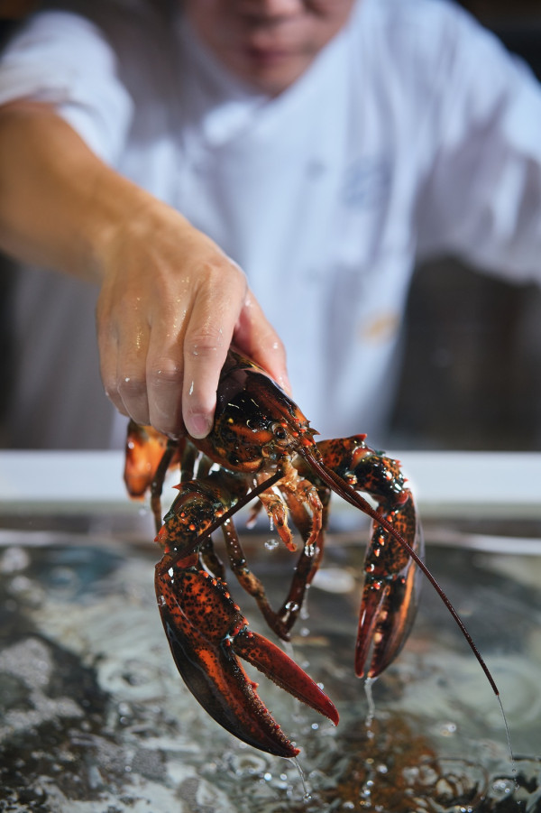 港島香格里拉自助餐買二送一！自助午餐$398/自助晚餐$635起 特設活魚池捕海鮮任食龍蝦鮑魚