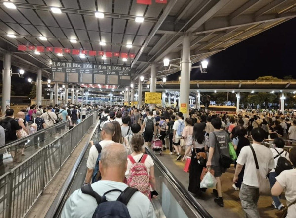 深圳灣口岸假日逼爆！吳業坤內地返港排足一個鐘的士 直言：以後唔會星期日返香港 