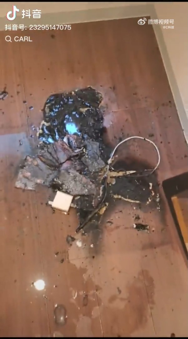 內地網民遊巴塞坐的士遇善心人 上車熱情送糖果 結局神反轉贈警世建議 