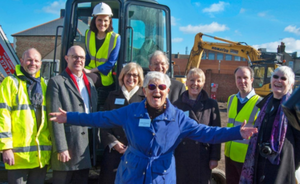 英國姑婆屋竟發展成社區!年過半百女性齊住養老 創辦人耗10年建立