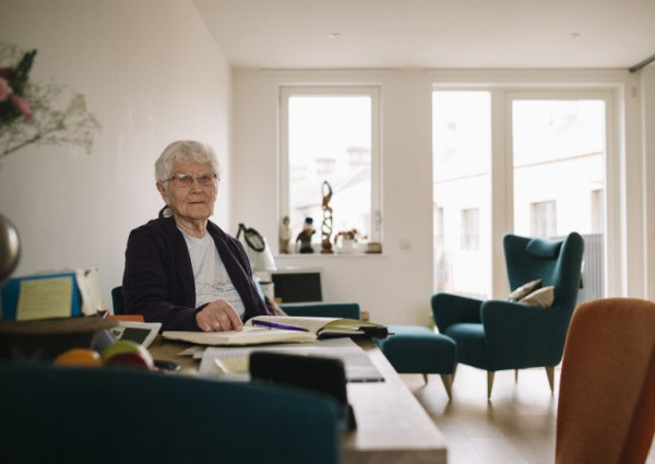 英國姑婆屋竟發展成社區!年過半百女性齊住養老 創辦人耗10年建立