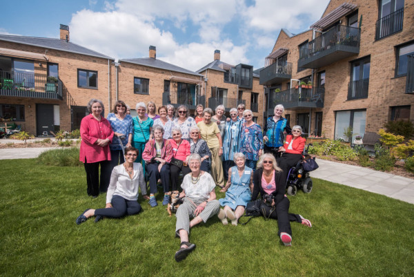 英國姑婆屋竟發展成社區!年過半百女性齊住養老 創辦人耗10年建立