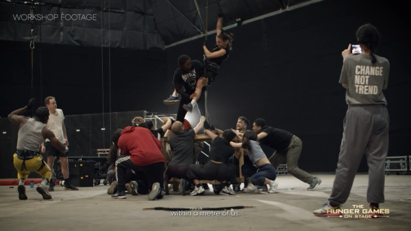 《飢餓遊戲》舞台劇10月倫敦首度上演!增電影消失內容/重現高難度特技+逃生場面