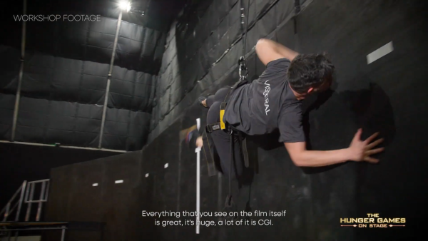 《飢餓遊戲》舞台劇10月倫敦首度上演!增電影消失內容/重現高難度特技+逃生場面