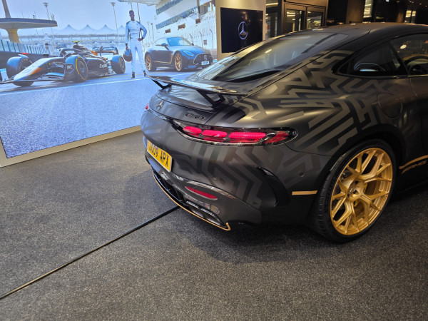F1 電影熱潮來襲 全球僅 52 輛 Mercedes-AMG 限量版 GT「APXGP Edition」特別改裝展示型號限時展出