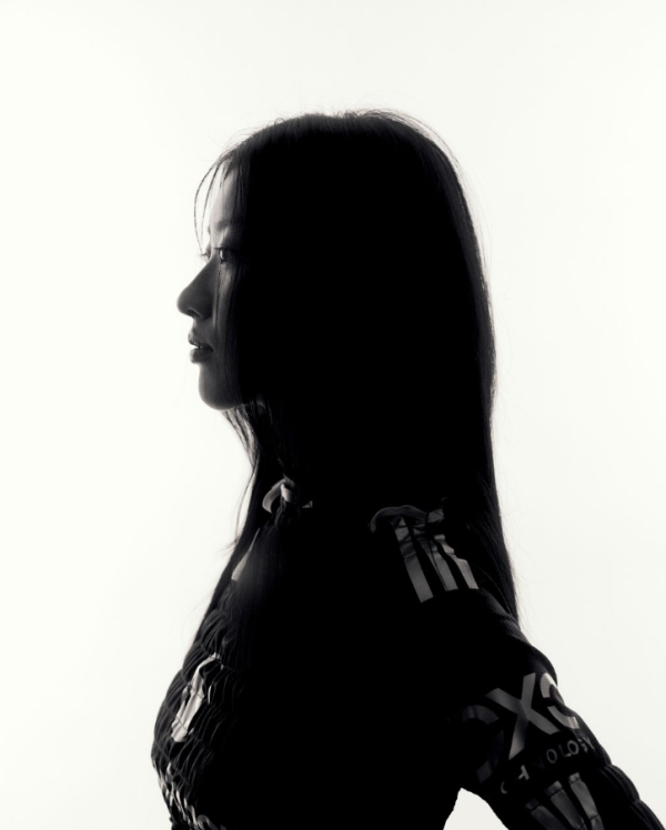 陳奕迅20歲女兒陳康堤簽約華納正式出道 女新人姿態推出首支英文單曲《doll》 