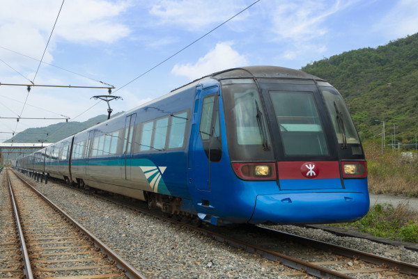 機場快綫全新迪士尼20周年主題列車！8大優惠 小童免費/團體票58折/的士轉乘優惠
