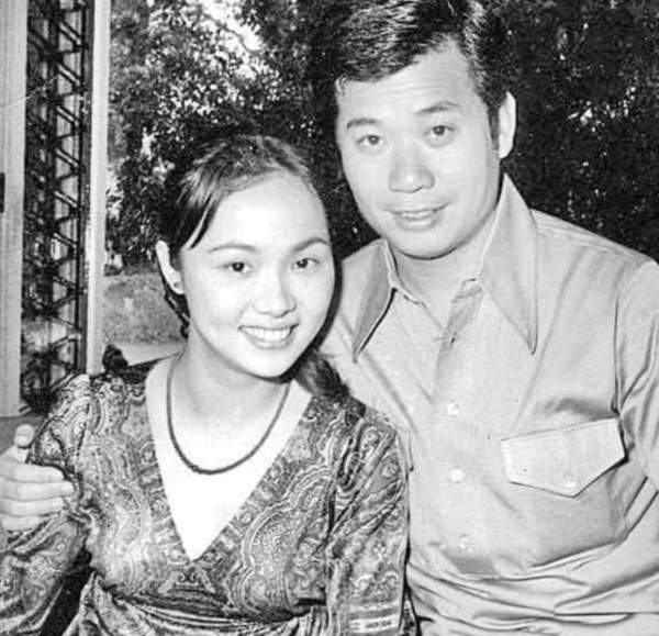 回顧雪妮與老公唐佳相愛半世紀浪漫史！因患病息影後老公成經理人相伴在旁不離不棄