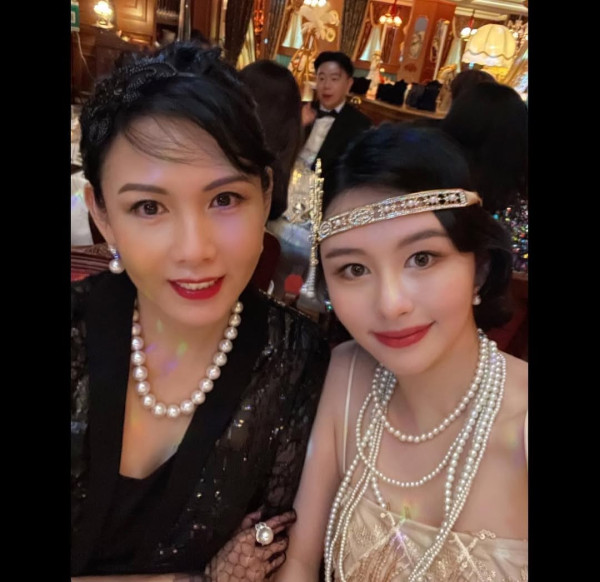 邱淑貞大女沈月x任晴佳最美星二代合體拍廣告！星味十足氣質非凡力證強大基因