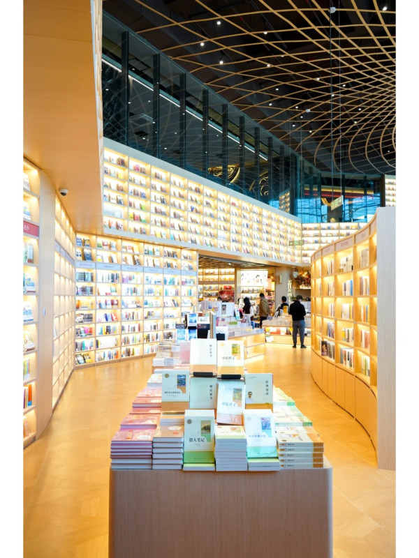 斗門萬達覔書店(圖片來源:小紅書@覔書店) 斗門萬達覔書店(圖片來源:小紅書@覔書店)