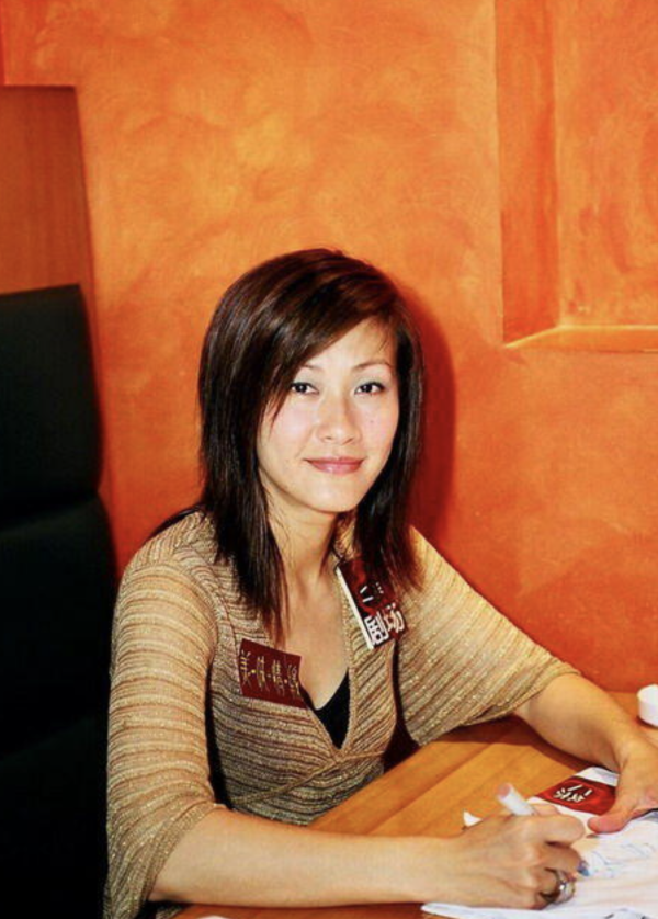 55歲陳慧珊超真實素顏樣意外曝光 臉上零醫美痕迹惹驚呼︰自然優雅老去