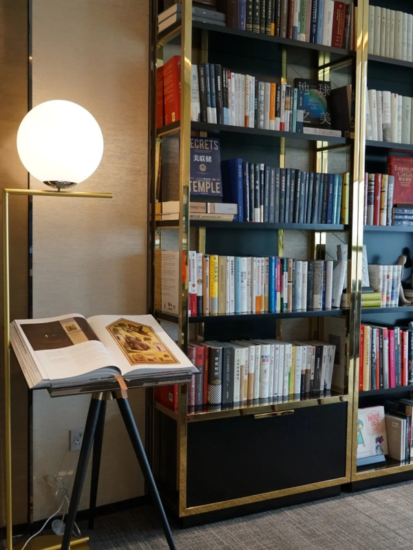 閱潮(珠海中心店)(圖片來源:小紅書@閱潮Readzone) 閱潮(珠海中心店)(圖片來源:小紅書@閱潮Readzone)