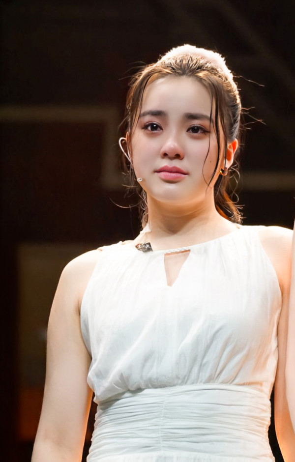 姚焯菲紐約拖實李克勤大仔片段曝光 私下一個曖昧互動惹無限猜測