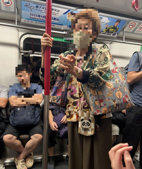 港女手術後搭港鐵！阿婆動手逼讓座怒吼：點解我80歲無得坐？ 